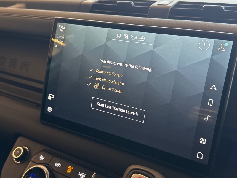 2025 (75) LAND ROVER DEFENDER 3.0 D250 X-Dynamic SE 110 5dr Auto 5126310