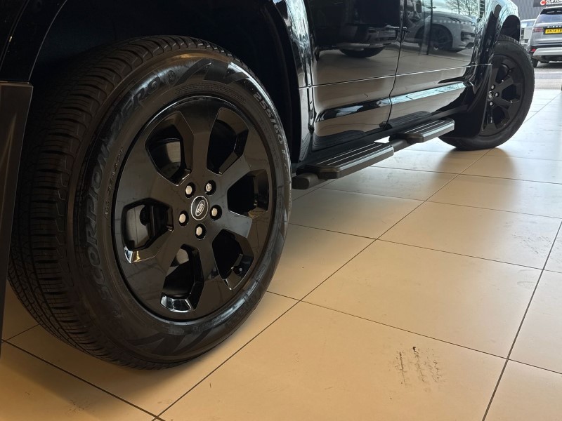 2025 (75) LAND ROVER DEFENDER 3.0 D250 X-Dynamic SE 110 5dr Auto 5126323