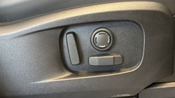 2025 (75) LAND ROVER DEFENDER 3.0 D250 X-Dynamic SE 110 5dr Auto 5126301