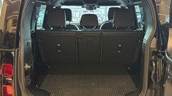 2025 (75) LAND ROVER DEFENDER 3.0 D250 X-Dynamic SE 110 5dr Auto 5126287