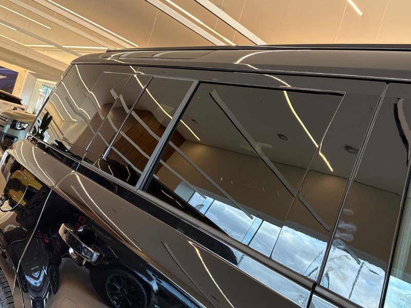 2025 (75) LAND ROVER DEFENDER 3.0 D250 X-Dynamic SE 110 5dr Auto 5126326