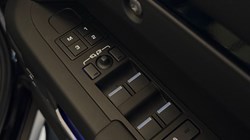 2025 (75) LAND ROVER DEFENDER 3.0 D250 X-Dynamic SE 110 5dr Auto 5126300