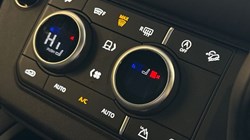 2025 (75) LAND ROVER DEFENDER 3.0 D250 X-Dynamic SE 110 5dr Auto 5126311