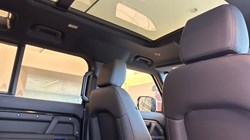 2025 (75) LAND ROVER DEFENDER 3.0 D250 X-Dynamic SE 110 5dr Auto 5126298