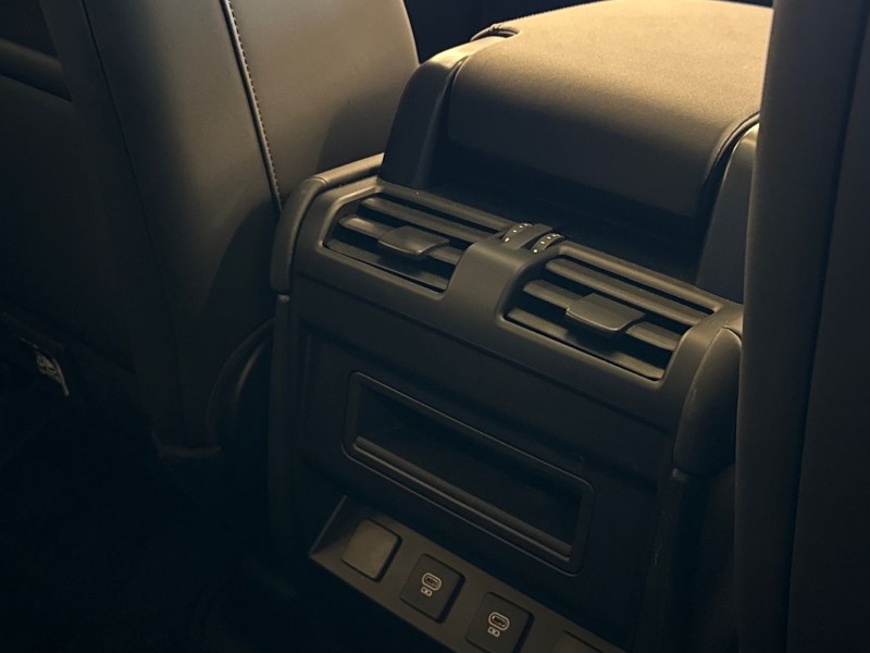 2025 (75) LAND ROVER DEFENDER 3.0 D250 X-Dynamic SE 110 5dr Auto 5126295