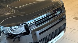 2025 (75) LAND ROVER DEFENDER 3.0 D250 X-Dynamic SE 110 5dr Auto 5126318