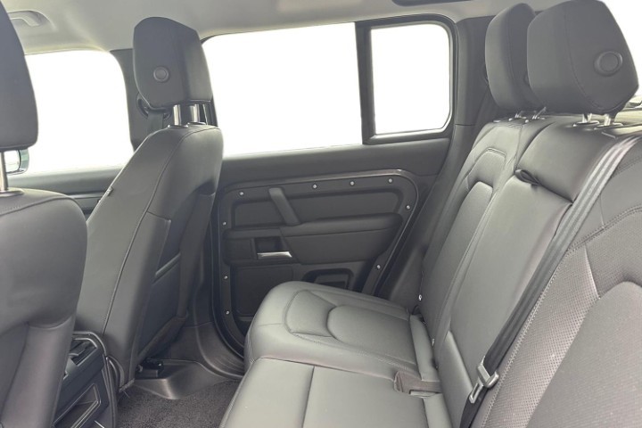 2026 (26) LAND ROVER DEFENDER 3.0 D250 X-Dynamic SE 110 5dr Auto 5758134