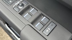 2026 (26) LAND ROVER DEFENDER 3.0 D250 X-Dynamic SE 110 5dr Auto 5758152