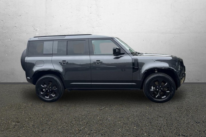 2026 (26) LAND ROVER DEFENDER 3.0 D250 X-Dynamic SE 110 5dr Auto 5758135