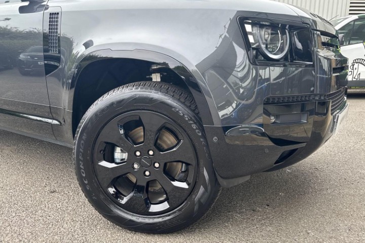 2026 (26) LAND ROVER DEFENDER 3.0 D250 X-Dynamic SE 110 5dr Auto 5758170