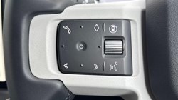 2026 (26) LAND ROVER DEFENDER 3.0 D250 X-Dynamic SE 110 5dr Auto 5758156