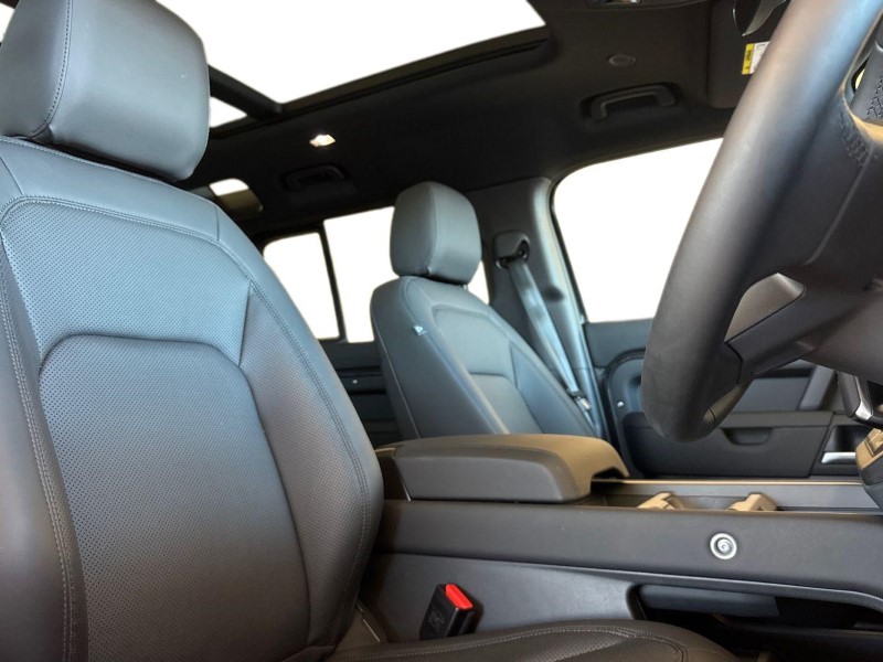 2025 (75) LAND ROVER DEFENDER 3.0 D250 X-Dynamic SE 110 5dr Auto 5130352