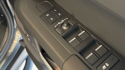 2025 (75) LAND ROVER DEFENDER 3.0 D250 X-Dynamic SE 110 5dr Auto 5150068