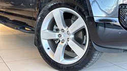 2025 (75) LAND ROVER DEFENDER 3.0 D250 X-Dynamic SE 110 5dr Auto 5130367