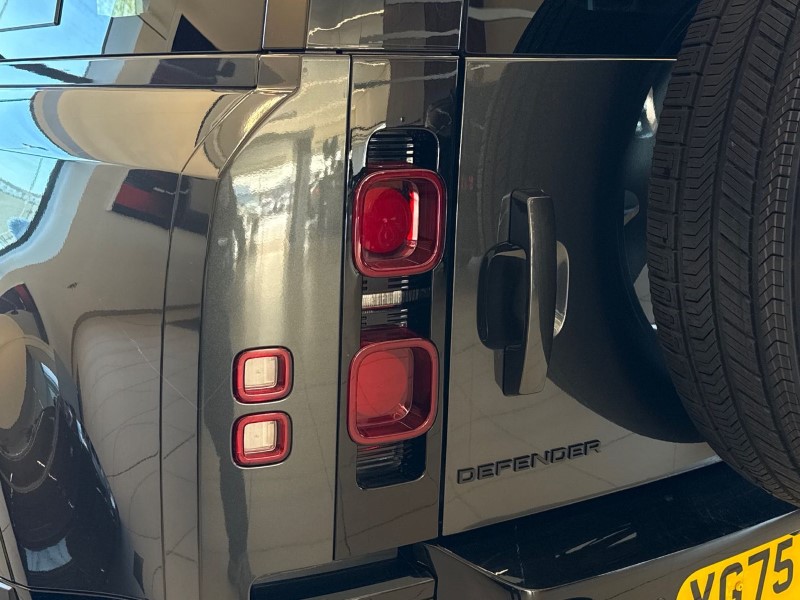 2025 (75) LAND ROVER DEFENDER 3.0 D250 X-Dynamic SE 110 5dr Auto 5130345