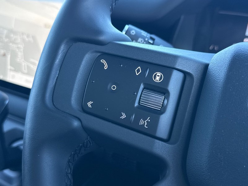 2025 (75) LAND ROVER DEFENDER 3.0 D250 X-Dynamic SE 110 5dr Auto 5130354