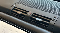 2025 (75) LAND ROVER DEFENDER 3.0 D250 X-Dynamic SE 110 5dr Auto 5130360