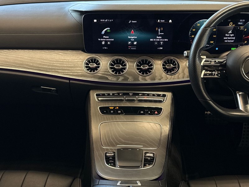 2022 (22) MERCEDES-BENZ E CLASS E300 AMG Line Night Ed Premium Plus 2dr 9G-Tronic 4600614