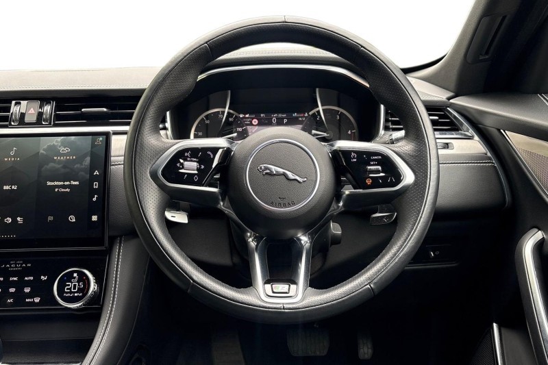 2022 (22) JAGUAR F-PACE 2.0 D200 R-Dynamic S 5dr Auto AWD 5391326
