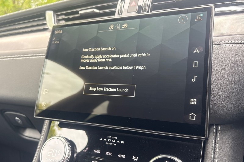 2022 (22) JAGUAR F-PACE 2.0 D200 R-Dynamic S 5dr Auto AWD 5391350