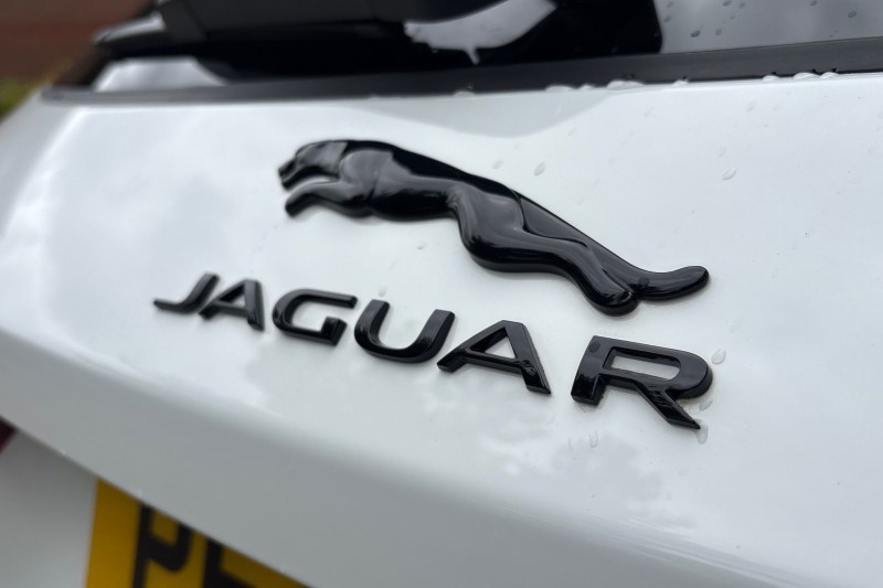 2022 (22) JAGUAR F-PACE 2.0 D200 R-Dynamic S 5dr Auto AWD 5391359