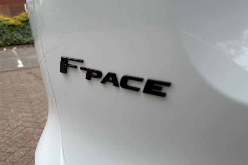 2022 (22) JAGUAR F-PACE 2.0 D200 R-Dynamic S 5dr Auto AWD 5391360