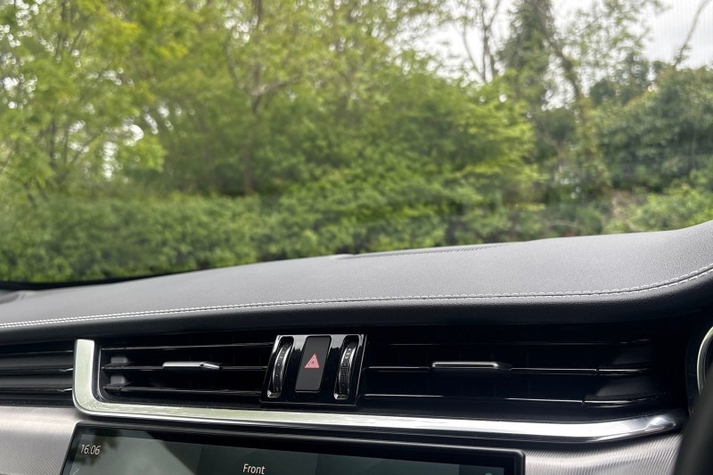 2022 (22) JAGUAR F-PACE 2.0 D200 R-Dynamic S 5dr Auto AWD 5391348