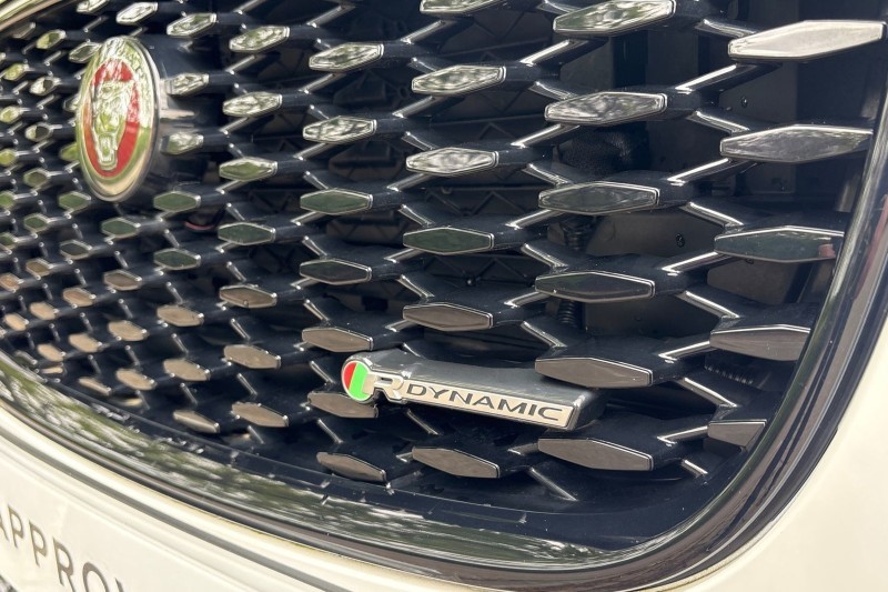 2022 (22) JAGUAR F-PACE 2.0 D200 R-Dynamic S 5dr Auto AWD 5391366