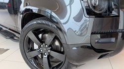 2025 (75) LAND ROVER DEFENDER 3.0 D350 X-Dynamic HSE 110 5dr Auto 5140465