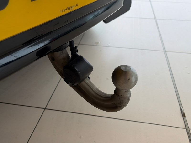 2025 (75) LAND ROVER DEFENDER 3.0 D350 X-Dynamic HSE 110 5dr Auto 5140442