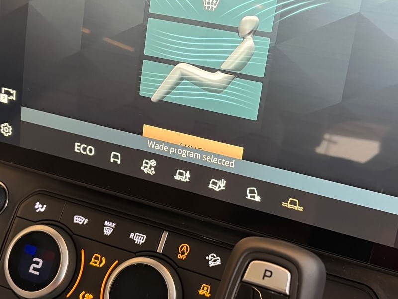 2025 (75) LAND ROVER DEFENDER 3.0 D350 X-Dynamic HSE 110 5dr Auto 5140456