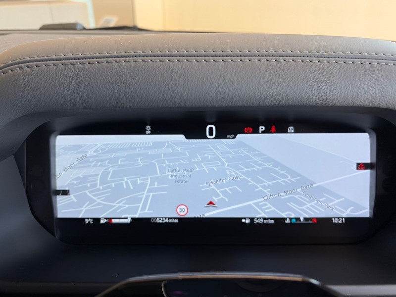 2025 (75) LAND ROVER DEFENDER 3.0 D350 X-Dynamic HSE 110 5dr Auto 5140436