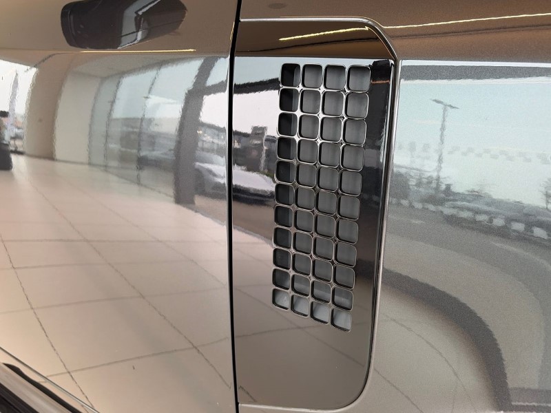 2025 (75) LAND ROVER DEFENDER 3.0 D350 X-Dynamic HSE 110 5dr Auto 5140440