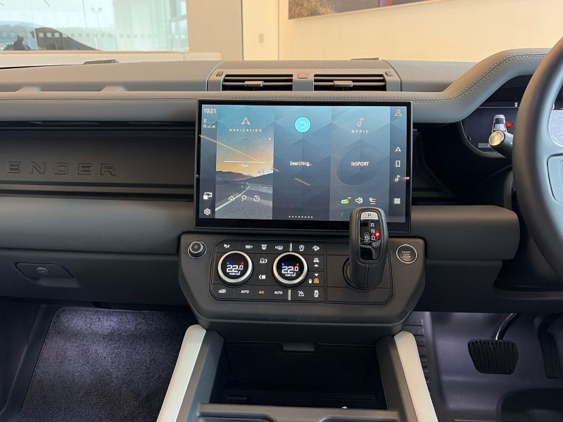 2025 (75) LAND ROVER DEFENDER 3.0 D350 X-Dynamic HSE 110 5dr Auto 5140434