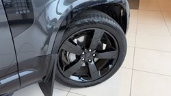 2025 (75) LAND ROVER DEFENDER 3.0 D350 X-Dynamic HSE 110 5dr Auto 5140472