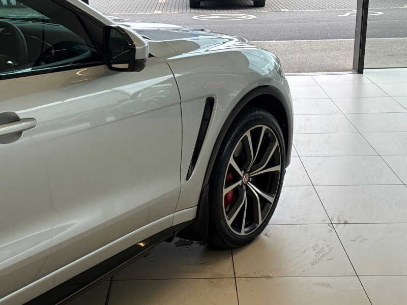2022 (72) JAGUAR F-PACE 5.0 V8 550 SVR 5dr Auto AWD 4623791