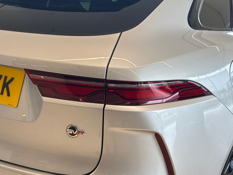 2022 (72) JAGUAR F-PACE 5.0 V8 550 SVR 5dr Auto AWD 4623817