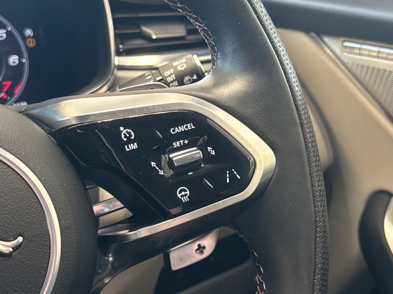 2022 (72) JAGUAR F-PACE 5.0 V8 550 SVR 5dr Auto AWD 4623799