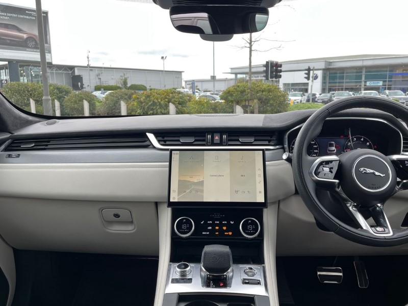 2022 (72) JAGUAR F-PACE 5.0 V8 550 SVR 5dr Auto AWD 4637307