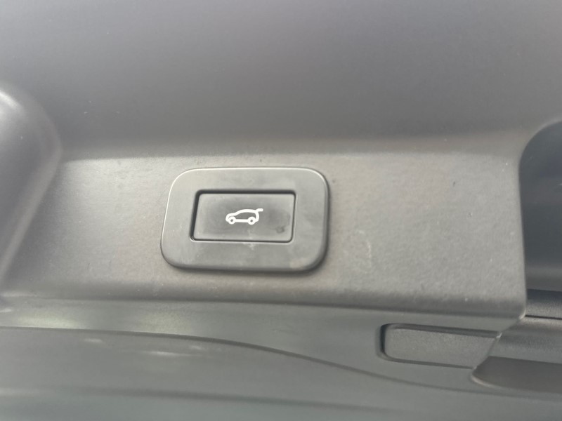 2023 (23) JAGUAR F-PACE 2.0 D200 R-Dynamic SE 5dr Auto AWD 4627220