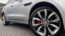 2023 (23) JAGUAR F-PACE 2.0 D200 R-Dynamic SE 5dr Auto AWD 4627224
