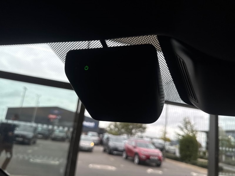 2023 (23) JAGUAR F-PACE 2.0 D200 R-Dynamic SE 5dr Auto AWD 4627206