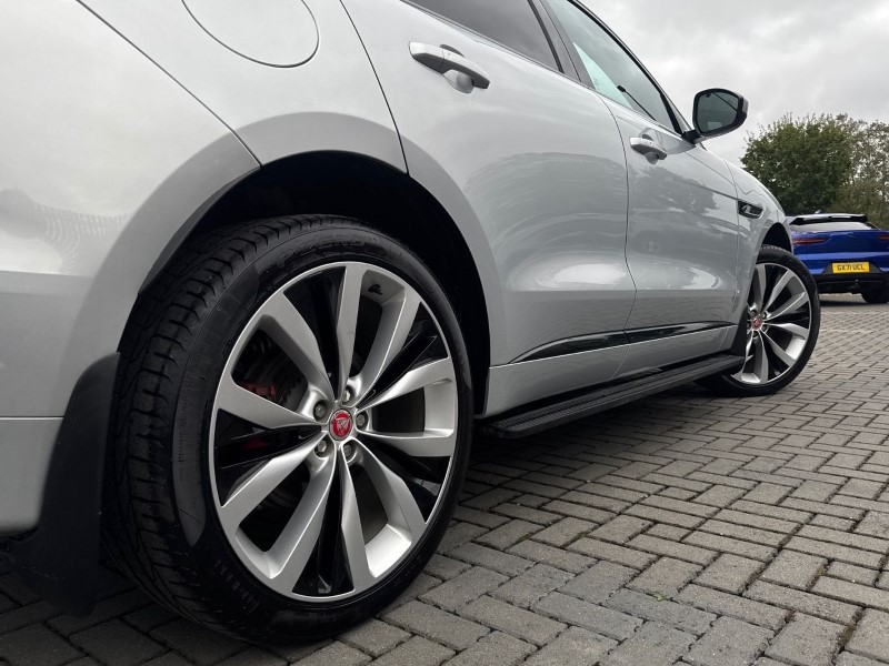 2023 (23) JAGUAR F-PACE 2.0 D200 R-Dynamic SE 5dr Auto AWD 4627228