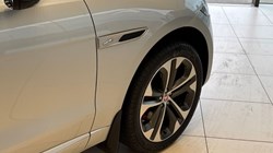 2022 (22) JAGUAR F-PACE 2.0 P400e R-Dynamic HSE 5dr Auto AWD 4658556