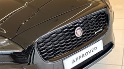 2022 (72) JAGUAR E-PACE 1.5 P300e R-Dynamic HSE 5dr Auto 4663807