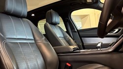 2021 (21) LAND ROVER RANGE ROVER VELAR 3.0 D300 MHEV R-Dynamic HSE 5dr Auto 4664557