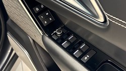 2021 (21) LAND ROVER RANGE ROVER VELAR 3.0 D300 MHEV R-Dynamic HSE 5dr Auto 4664554