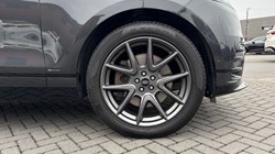 2021 (21) LAND ROVER RANGE ROVER VELAR 3.0 D300 MHEV R-Dynamic HSE 5dr Auto 4664540
