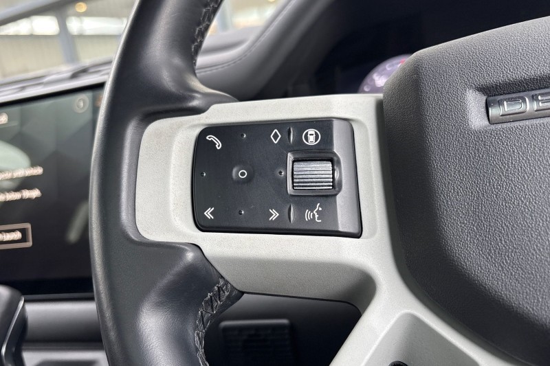 2024 (24) LAND ROVER DEFENDER 3.0 D250 X-Dynamic HSE 110 5dr Auto 5375078