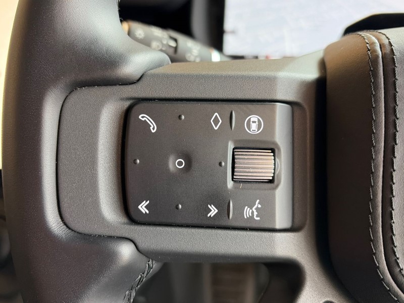 2025 (75) LAND ROVER DEFENDER 3.0 D350 X-Dynamic HSE 90 3dr Auto 5290893